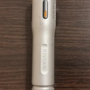 Оригінальний ліхтарик Rivian 1000 Lumens