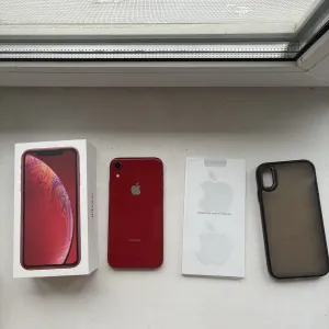 iPhone XR 64 ГБ (PRODUCT)RED, неверлок