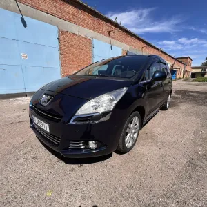 Peugeot 5008 7 місьць 1.6 бензин 11 рік