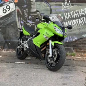Мотоцикл Kawasaki EX650 2009 рік