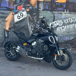 Мотоцикл Ducati Diavel V4 2024 рік