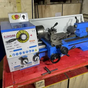Токарний верстат ARDOTECH CJM 250*500, wm210, тв