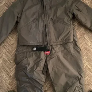 Carinthia FR комплект SLJ + FJT GORE-TEX PYRAD® | G-LOFT®