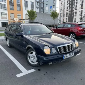 Мерседес w 210.