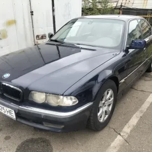 Продам БМВ на 2.8 автомати газ 4