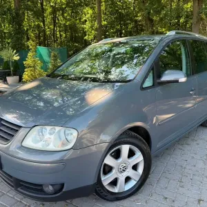 Фольксваген Тауран 2006 2.0тді Автомат тільки пригнаний не розмттнений