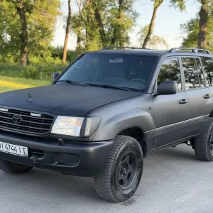 Toyota Land Cruiser 100