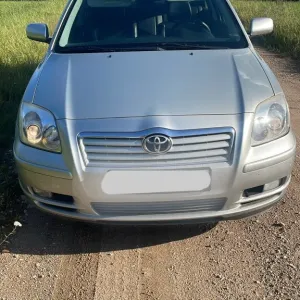 Toyota Avensis 2005 рік