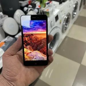 Xiaomi Redmi 4A 2/32GB — комплект із коробкою