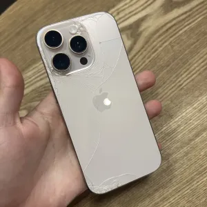 iPhone 16 Pro 256 Gb e- sim Desert