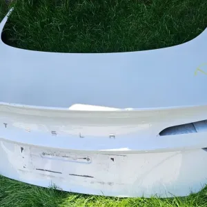 Tesla M3 HIGHLAND 2024 Крышка багажника Ляда