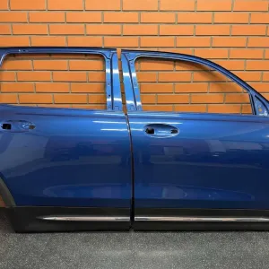 Двері Mercedes EQB X243 W243 передні або задні праві ліві разборка