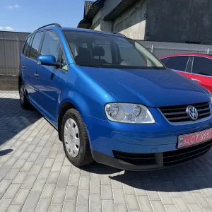 Свіжопригнаний Volkswagen touran 1.6mpi бензин