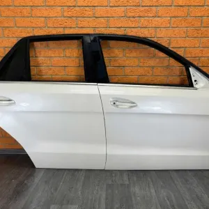 Двері Mercedes GLE W166 передні або задні праві ліві разборка