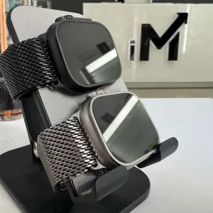 Apple Watch Ultra 2 49 Black Natural Titanium Milanes Loop MX5V3 MX5R3