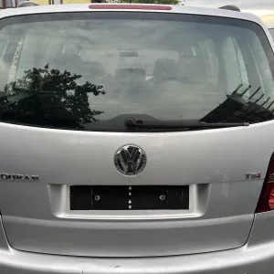 Задня ляда кришка багажника кляпа Volkswagen Touran Туран