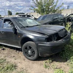 Skoda Octavia tour 1.6 бензин механика