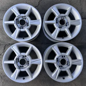 Литые диски r14 6J 4x100/4x114.3 ET-35  Renault/Volkswagen/Daewoo/Chevrolet/Hyundai/KIA/Toyota/Mazda/Nissan/Opel/Honda/Suzuki/Mitsubishi/Chery/Geely