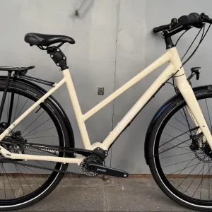 Міський/туристичний велосипед Contoura AL12, розмір М, 2026, Pinion C1.12, Deore, Carbon Drive CDX