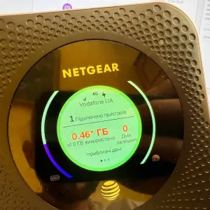 Netgear Nighthawk M1 (MR1100) 4G LTE  мобильный Wi-Fi роутер