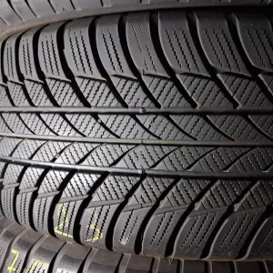225/60 18 Bridgestone Blizzak LM 001 шини б/у зима Комплект , Пара