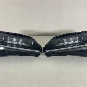 Skoda Superb III 3V Фара Фари передні праві ліві Full-led