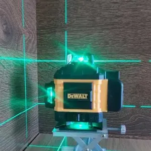 Професійний лазерний рівень 4D DeWalt Green (16 ліній, зелений промінь) — 4D нівелір, 2 АКБ 5.0Ah, штатив, у кейсі арт 5698