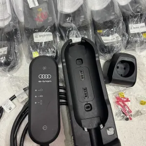 Кріплення до зарядки Audi e-Tron , Porsche 8v4915706H , 8v4915515E