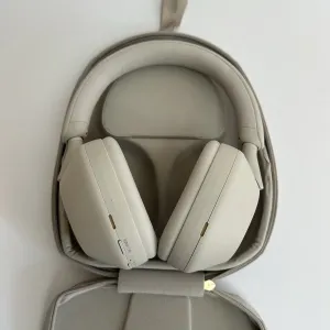 Навушники Sony WH-1000XM5/S стан нових оригінал (White)