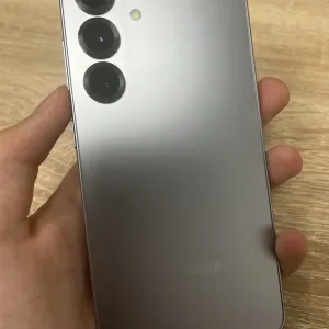 Samsung Galaxy S25 12/128Гб
