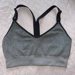 Топ спортивний adidas розмір S