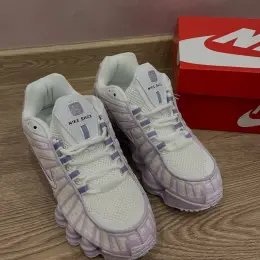Кросівки Nike Shox жіночі