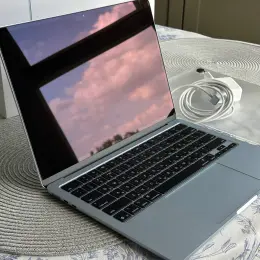 MacBook Air 13” M4 16/256 sky blue