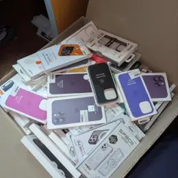 Чохли та аксесуари для Apple iPhone та Apple Watch