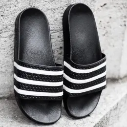 Шльопанці adidas чорні розмір 38