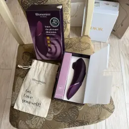 Вібратор Womanizer Next фіолетовий