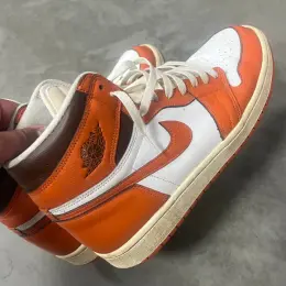 Кросівки Nike Air Jordan 1 High OG "Starfish" 44 EUR