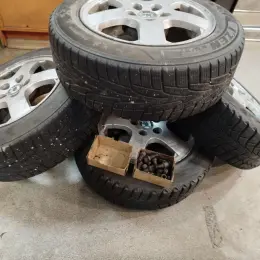 Комплект зимових шин з дисками 175/65R14, розболтовка 5х100