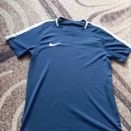 Футболка Nike для дітей, розмір 10-13 років