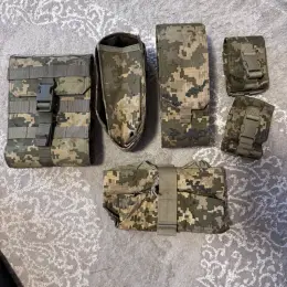 Комплект військового спорядження: балістичні окуляри ESS, маска Smith Optics та підсумки піксель