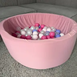 Сухий басейн з кульками