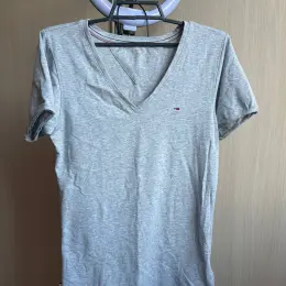 Футболка Tommy Hilfiger сіра