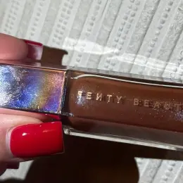 Блиск для губ Fenty Beauty Gloss Bomb відтінок Fenty Glow 01