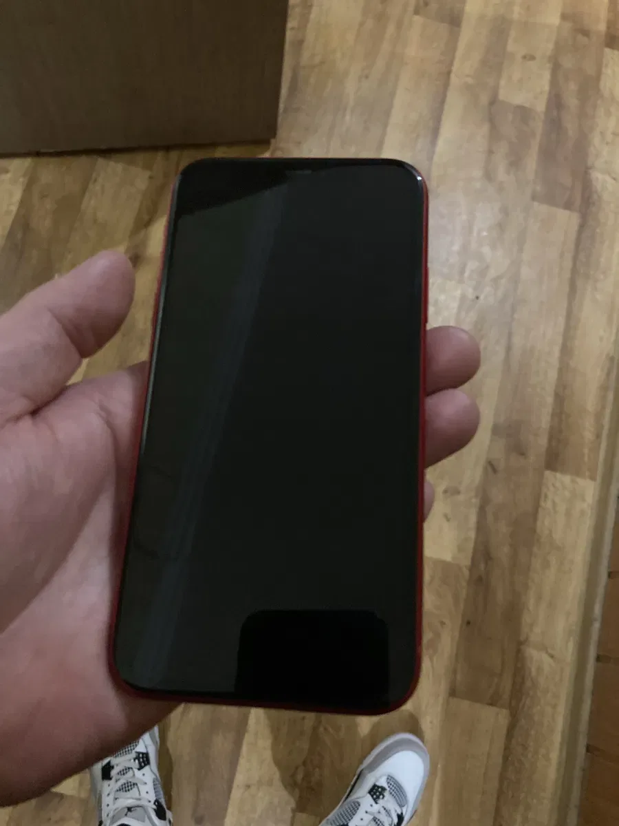 IPhone 11 64 gb Red Product Neverlock