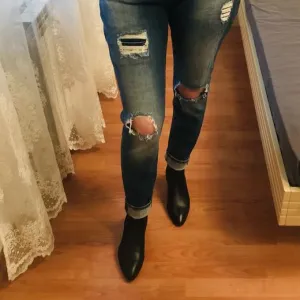 Фірмові  жіночі джинси
