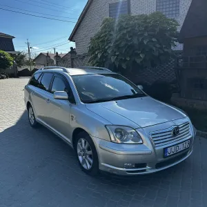 Toyota Avensis 2.0 дизель D4D 2005 рік авто в Україні сів поїхав