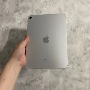 Apple iPad 10 64GB LTE + Wi-Fi — SIM-карта, АКБ 97%, дуже гарний стан