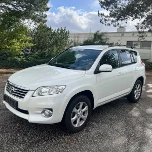 Toyota RAV-4 2012...