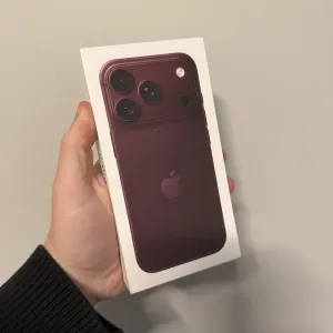 Apple iPhone 18 Pro 256Gb. / 512Gb. / 1Tb. / 2Tb. ( Burgundy )