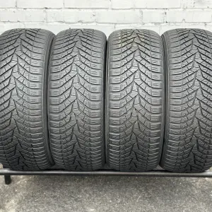 Топові шини‼️ Yokohama BluEarth Winter V905 95V 225/50 r18 8мм 2024рік‼️ Зимові шини